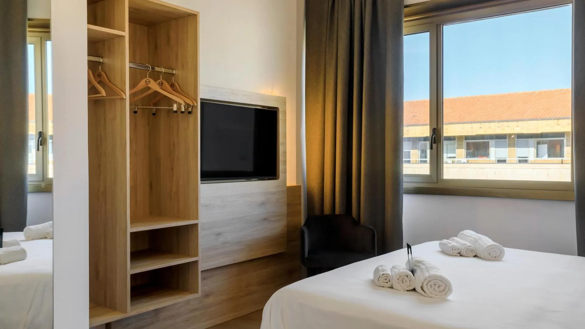 ***  B&B Hotel Catania City Center Италия