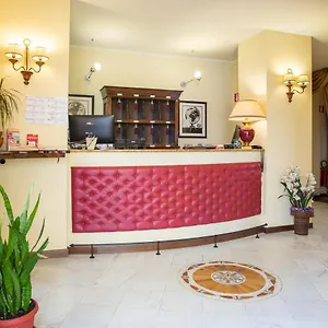 https://alessandro-della-spina.it-tuscanyhotel.com